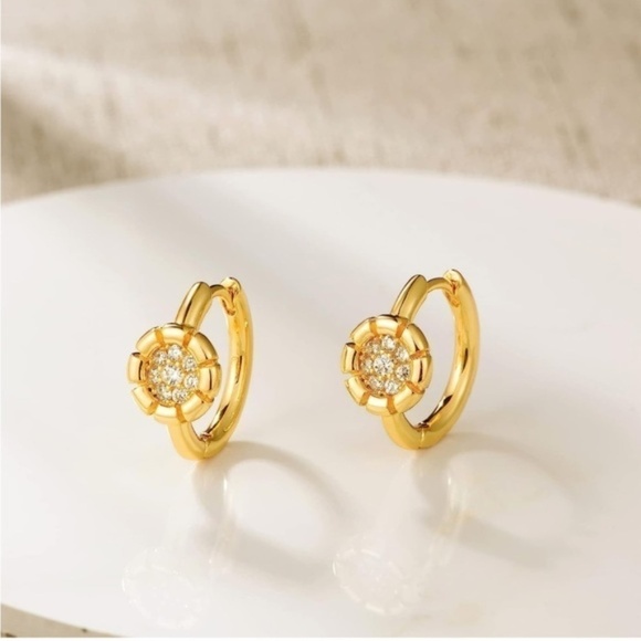 Gold 14k Gold Plated Flower Hoop Earrings - Picture 1 of 3